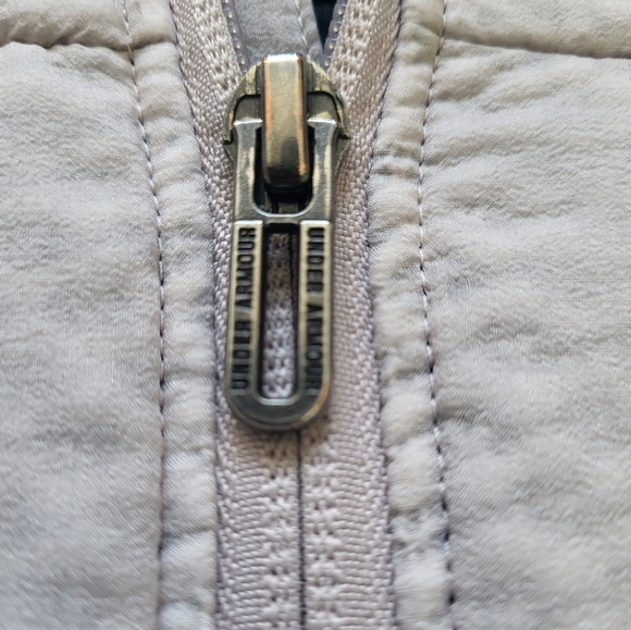 Under Armour Cold Gear Jacket Light Pink Women's Medium Loose Coupe Coat A40 - Picture 3 of 9